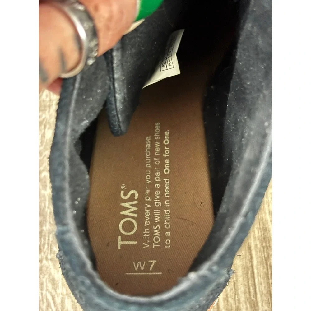 TOMS Black Suede Wedge Desert Ankle Boots Lace Up Crepe Sole‎ Women's Size 7